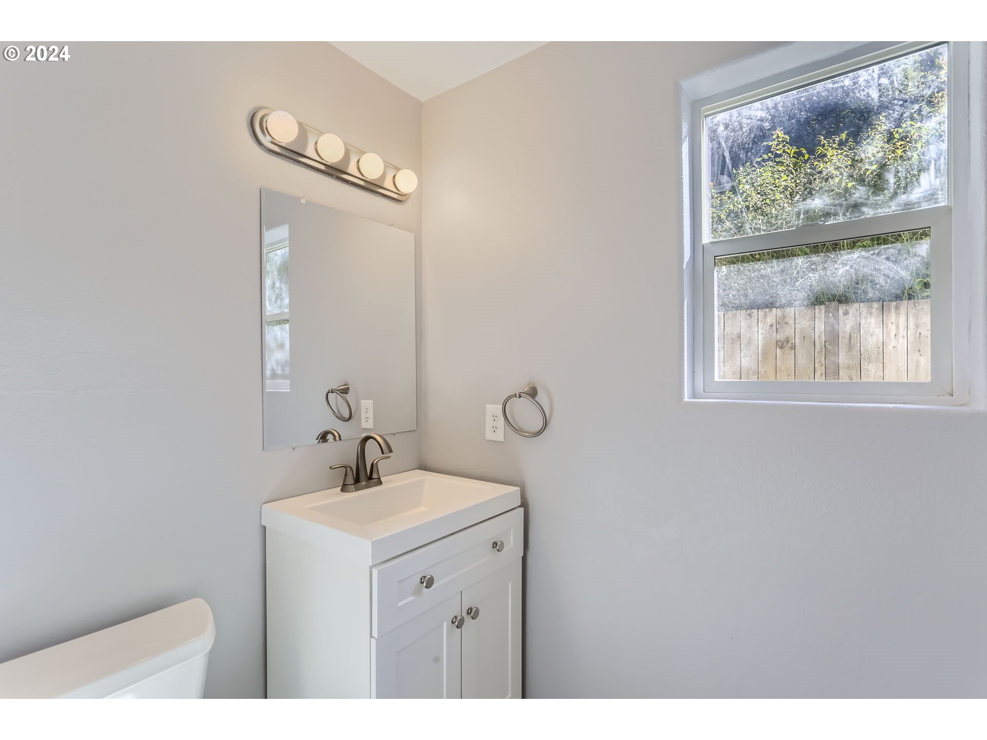 3944 Southeast 154th Place Portland, OR 97236 - Photo 14 of 27