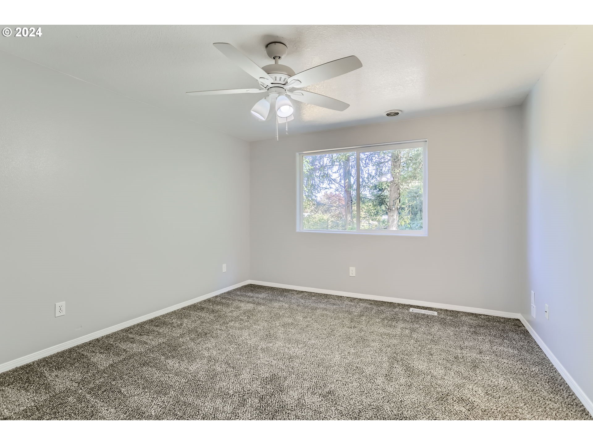 3944 Southeast 154th Place Portland, OR 97236 - Photo 15 of 27