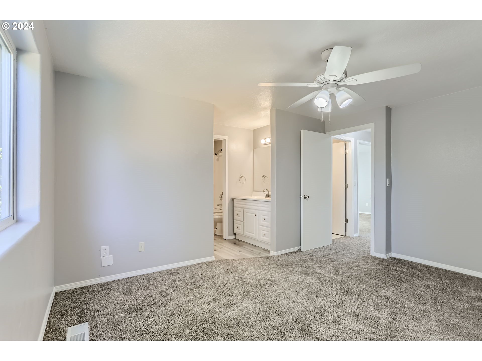 3944 Southeast 154th Place Portland, OR 97236 - Photo 17 of 27