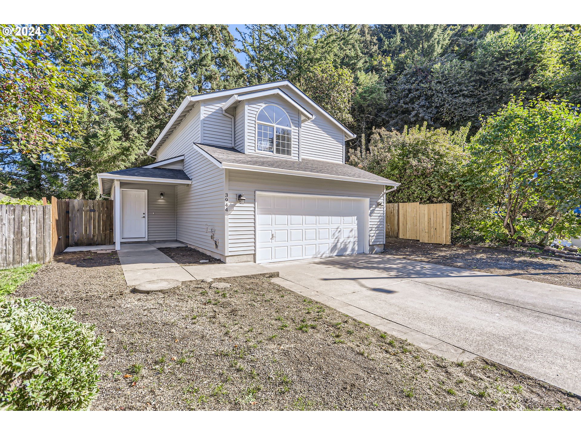 3944 Southeast 154th Place Portland, OR 97236 - Photo 2 of 27