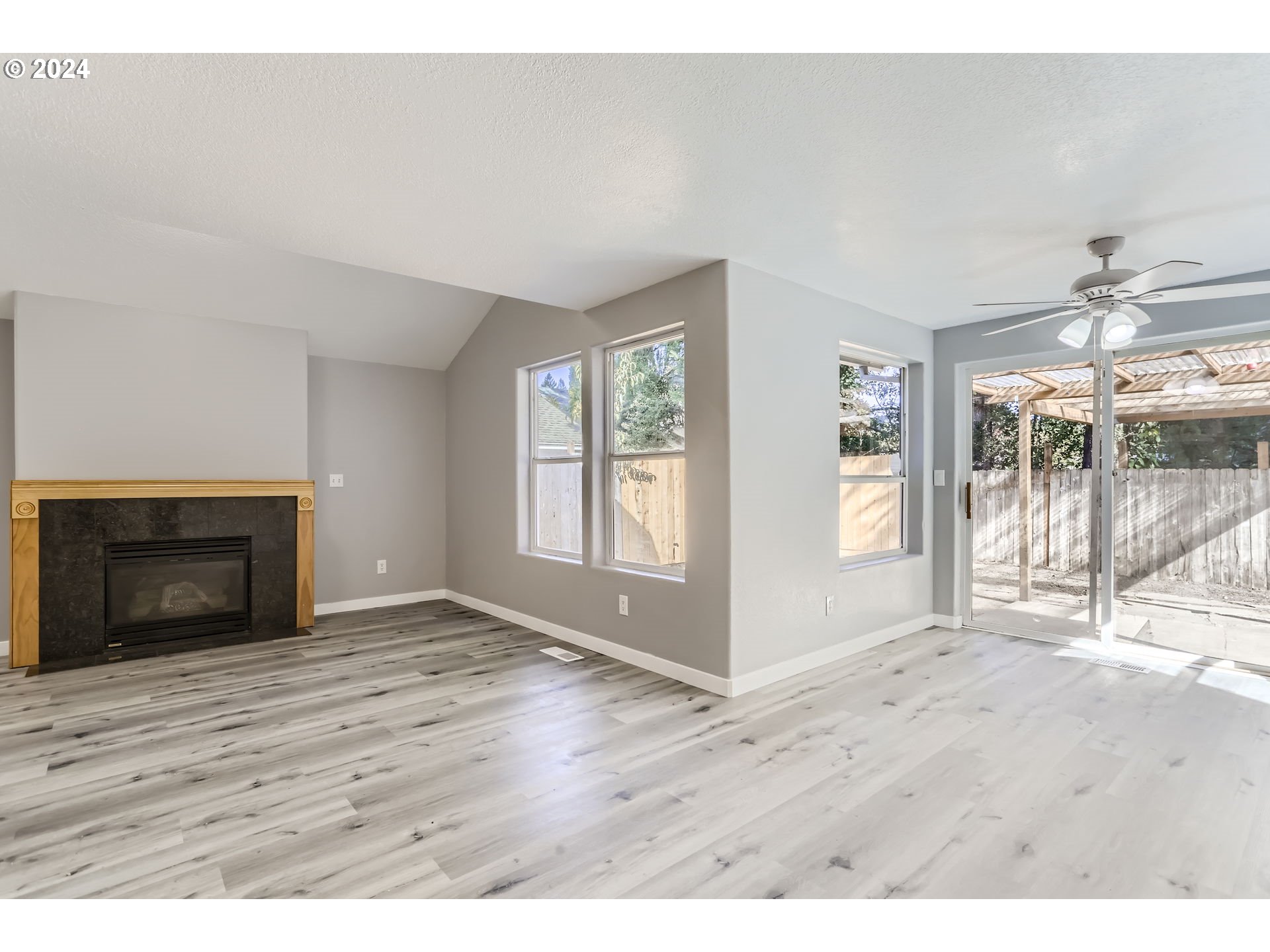 3944 Southeast 154th Place Portland, OR 97236 - Photo 8 of 27