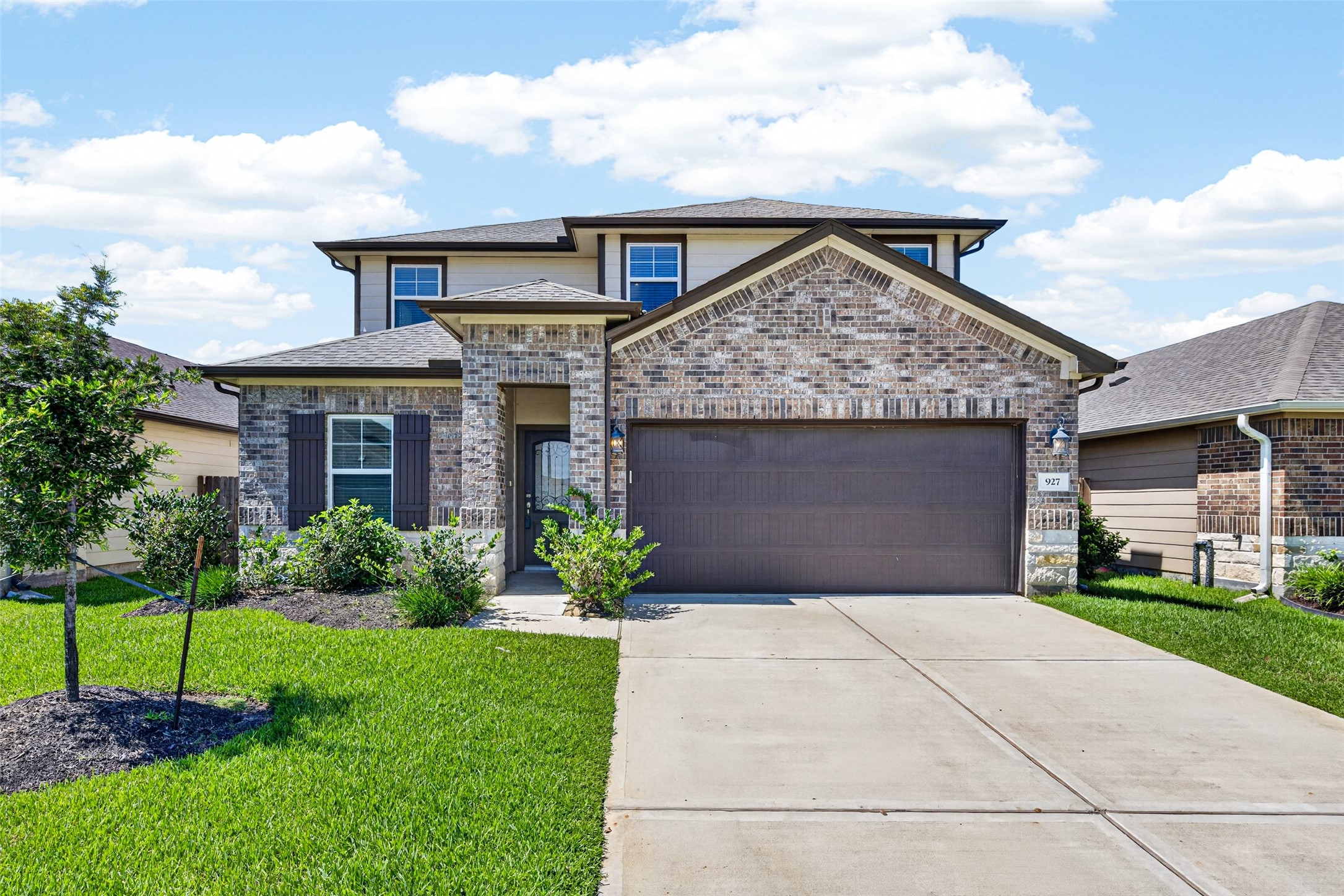 927 Cloverdale Drive Rosharon, TX 77583 - Photo 1 of 46