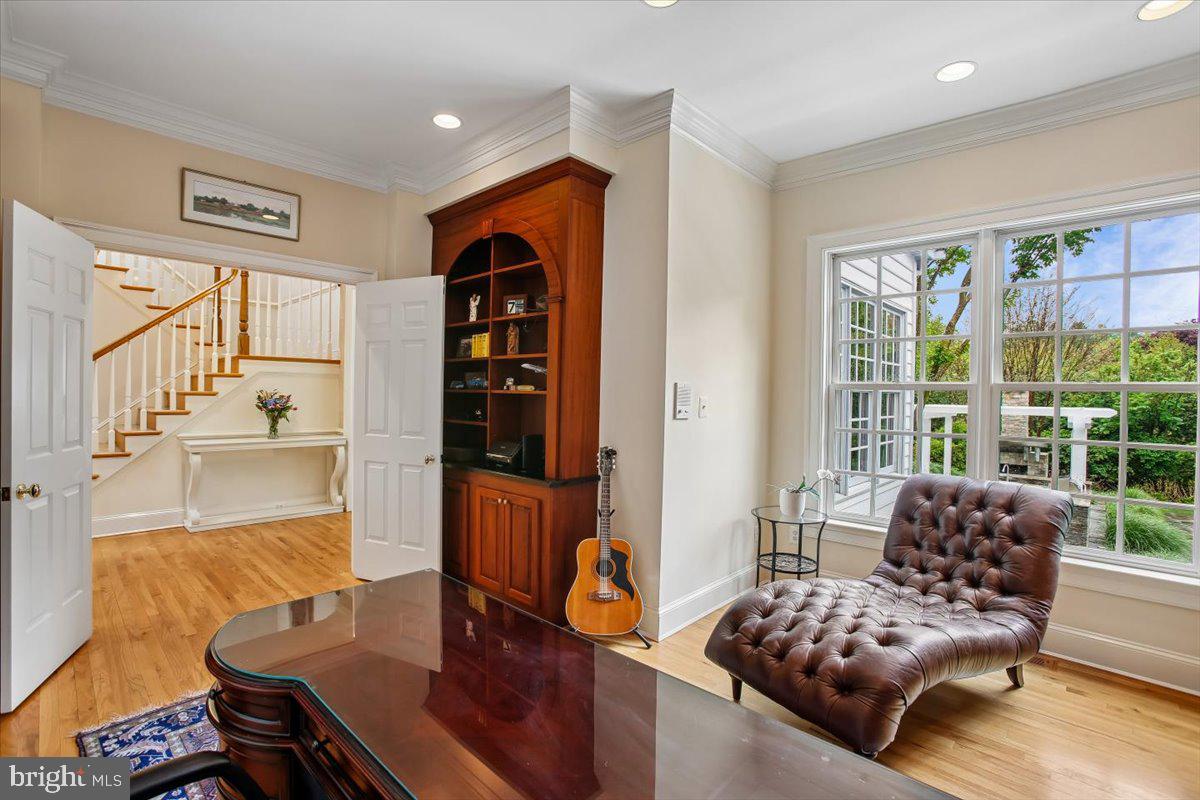 6809 Sorrel Street McLean, VA 22101 - Photo 26 of 101 a living room with furniture and a window