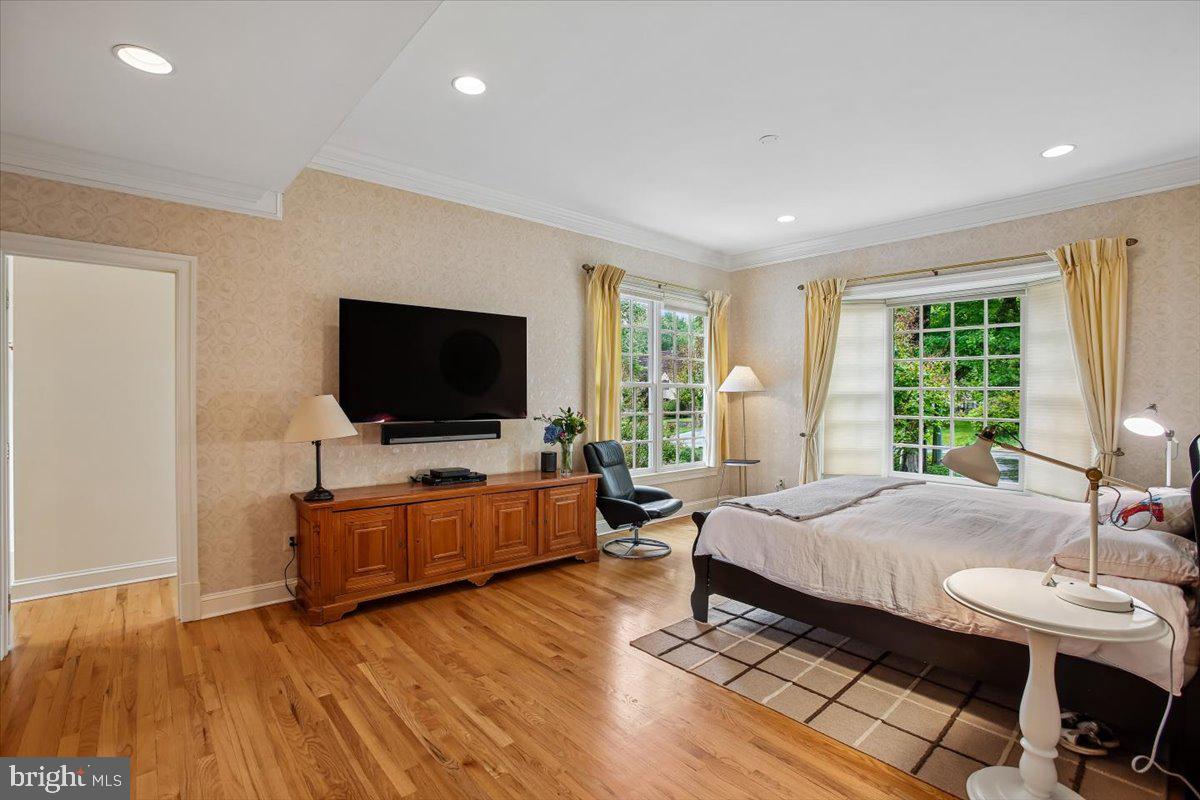 6809 Sorrel Street McLean, VA 22101 - Photo 29 of 101 Primary bedroom on main level
