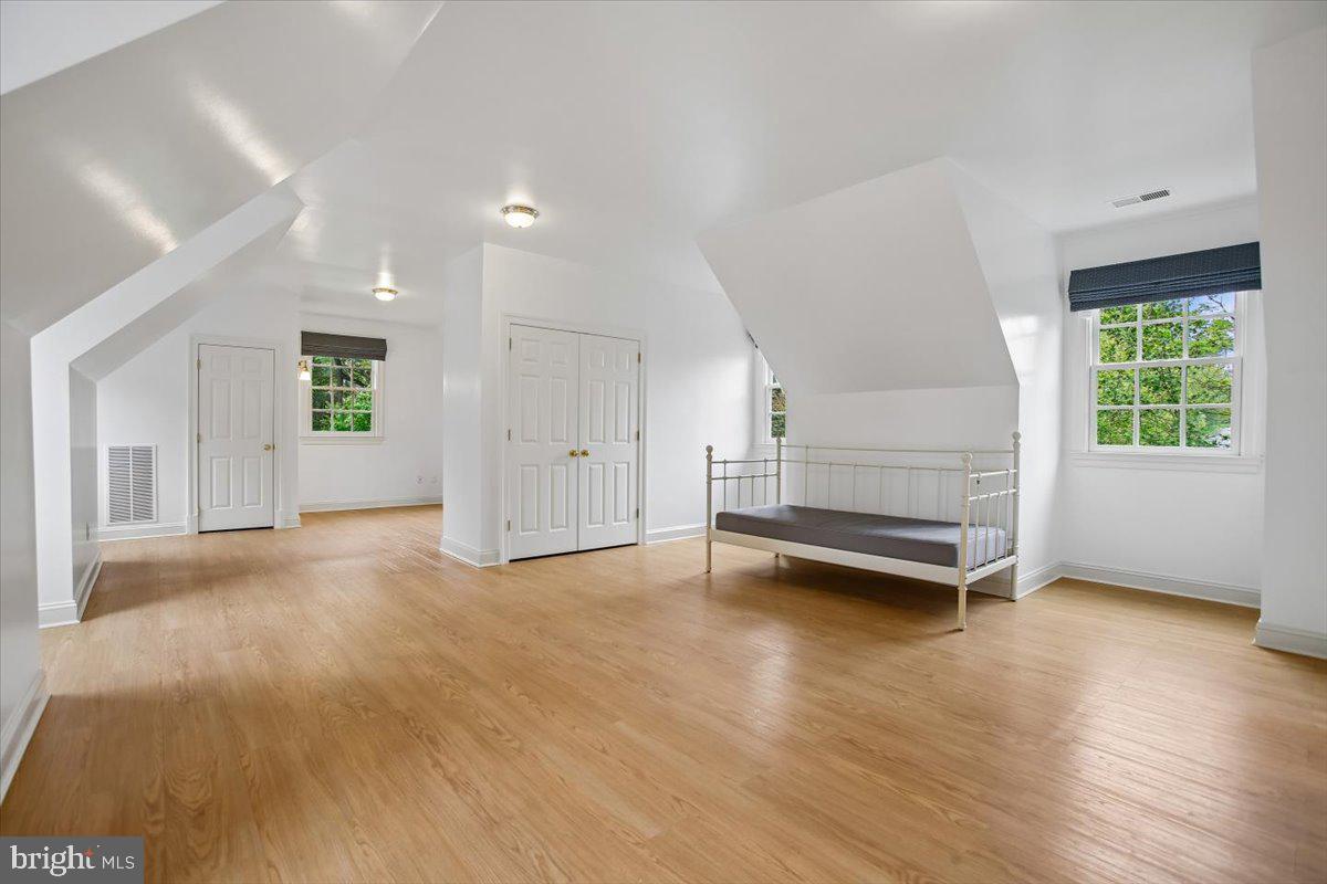6809 Sorrel Street McLean, VA 22101 - Photo 37 of 101 Au pair/In-law/office space above garage
