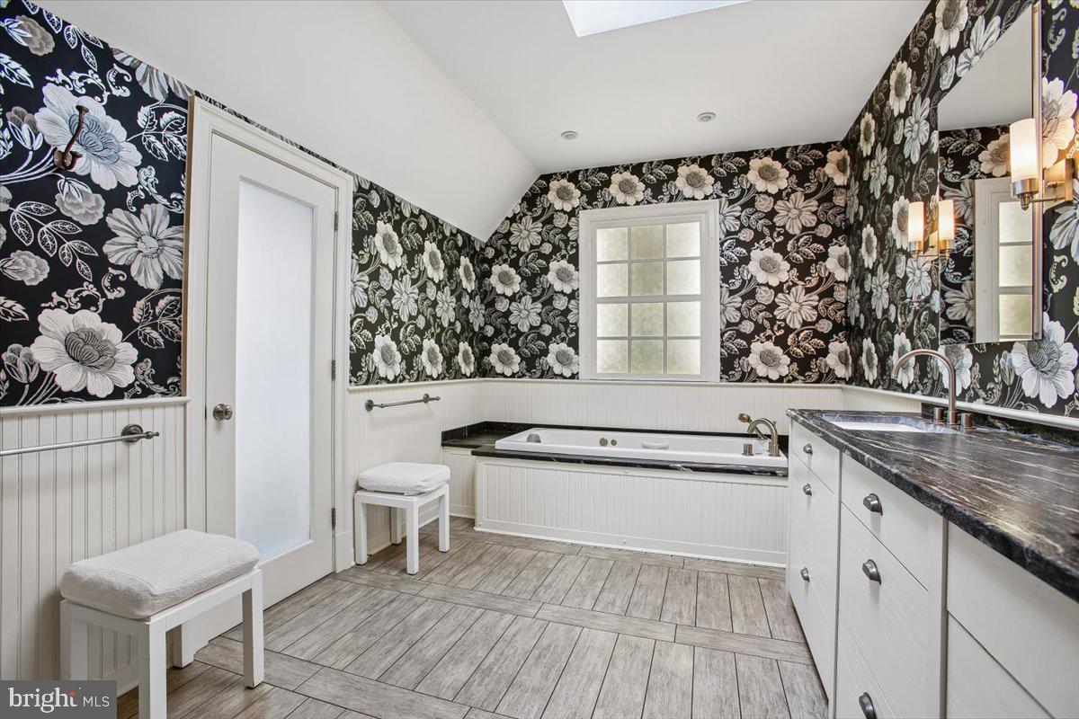 6809 Sorrel Street McLean, VA 22101 - Photo 45 of 101 Primary bath