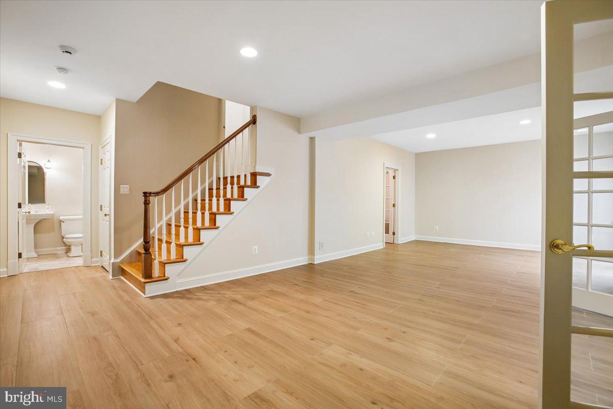 6809 Sorrel Street McLean, VA 22101 - Photo 58 of 101 Stairway to lower level