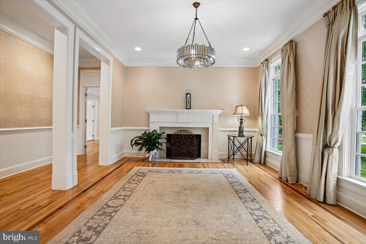 6809 Sorrel Street McLean, VA 22101 - Photo 6 of 101 Living room