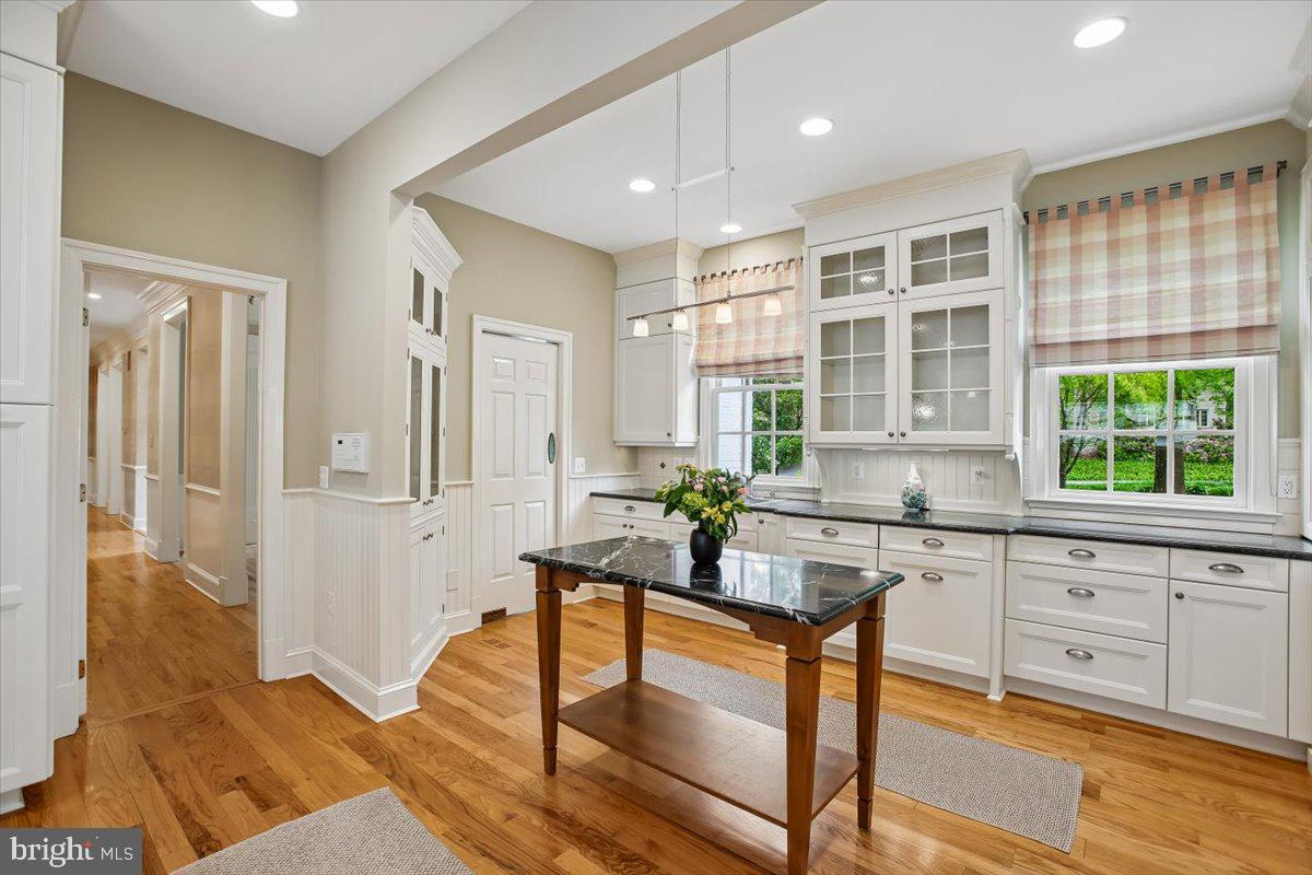 6809 Sorrel Street McLean, VA 22101 - Photo 10 of 101 Butler's pantry