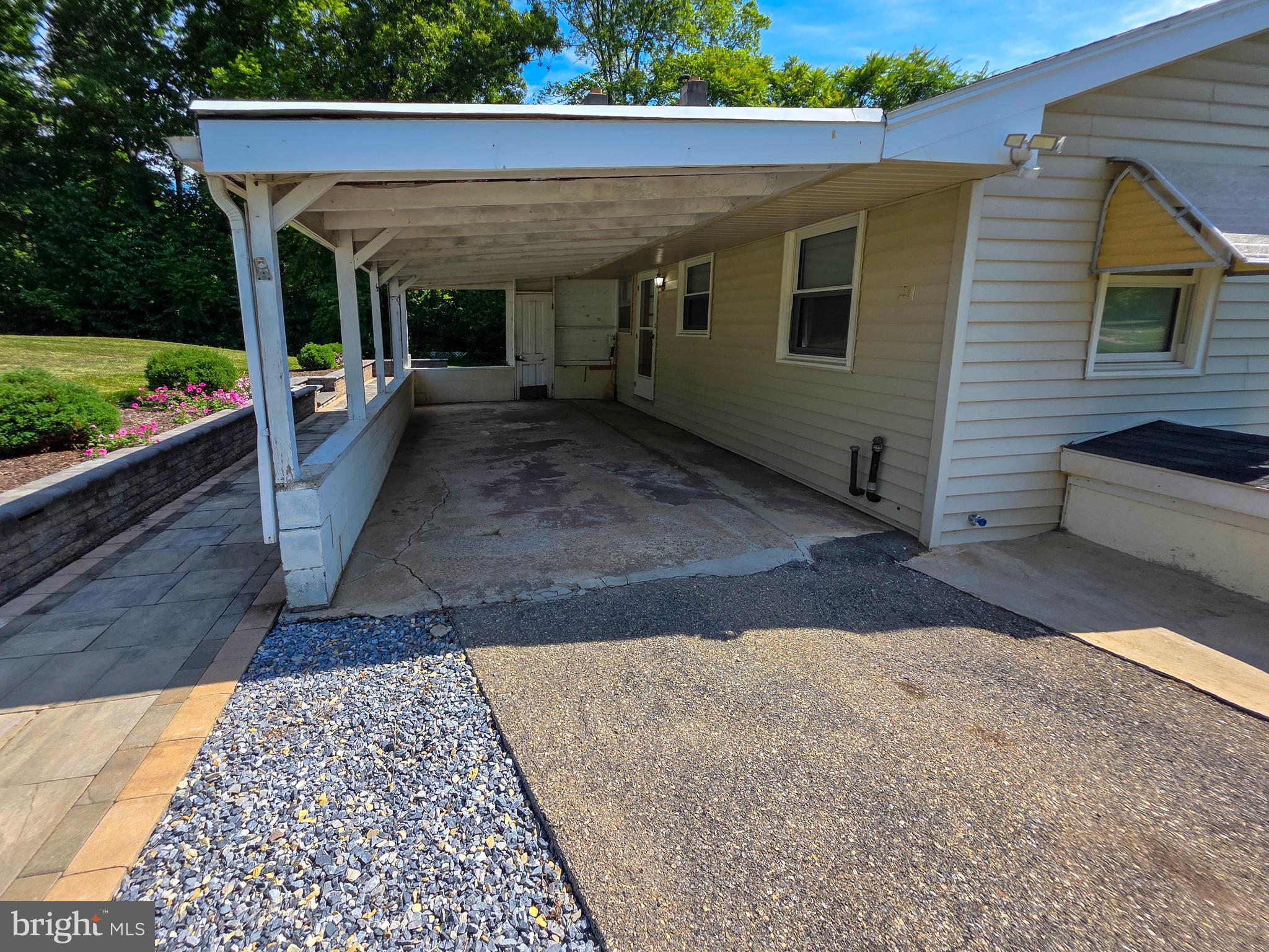 8522 Neck Road Williamsport, MD 21795 - Photo 37 of 56 Attached Carport