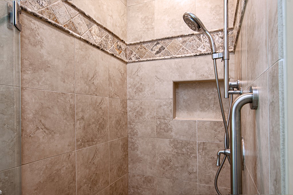 710 Timber Ridge Trail Southwest Vero Beach, FL 32962 - Photo 22 of 35 a bathroom with a shower