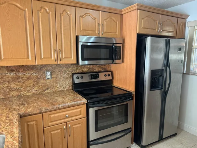 $254,000 | 4525 West 20th Avenue, Unit 118, Hialeah, FL 33012
