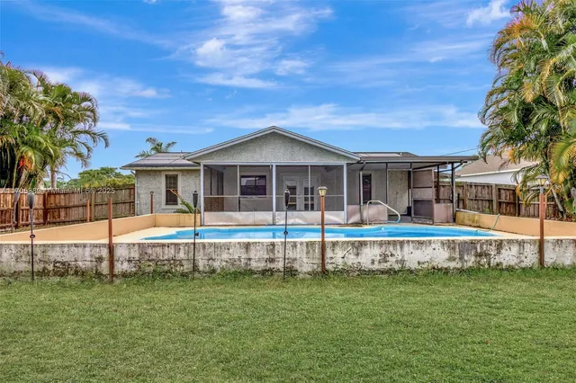 $309,000 | 205 Southwest Christmas Terrace, Port St. Lucie, FL 34984