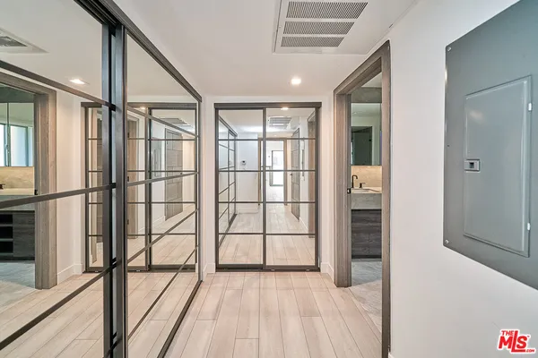 $4,895 | 145 South Maple Drive, Unit 101, Beverly Hills, CA 90212