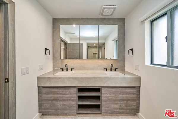 $4,895 | 145 South Maple Drive, Unit 101, Beverly Hills, CA 90212