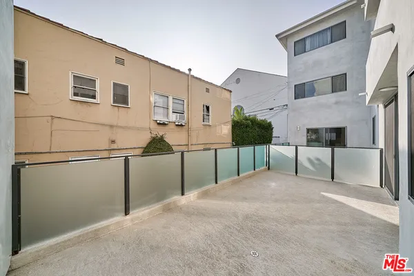$4,895 | 145 South Maple Drive, Unit 101, Beverly Hills, CA 90212