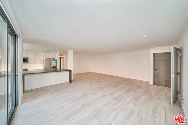 $4,895 | 145 South Maple Drive, Unit 101, Beverly Hills, CA 90212