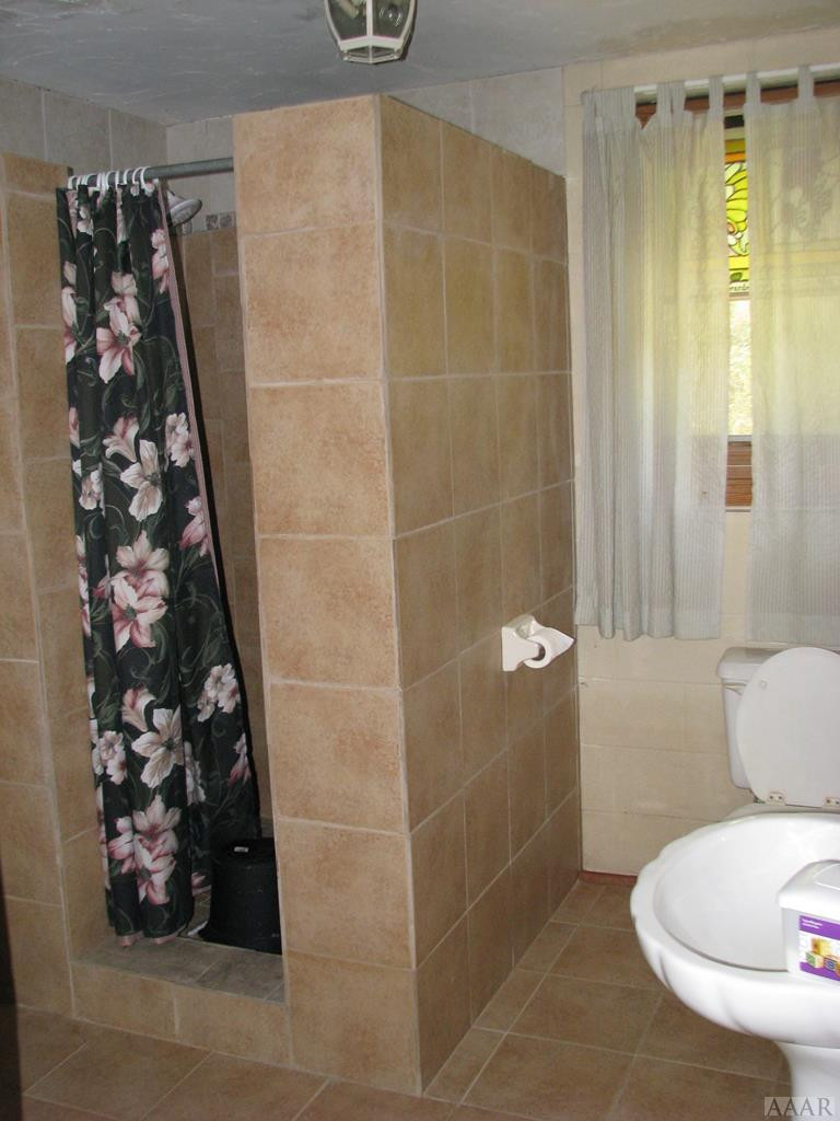230b Blanchards Road Windsor, NC 27983 - Photo 6 of 21 Tile Bath - Level 1