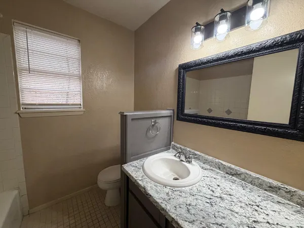 $1,200 | 6306 28th Street, Lubbock, TX 79407