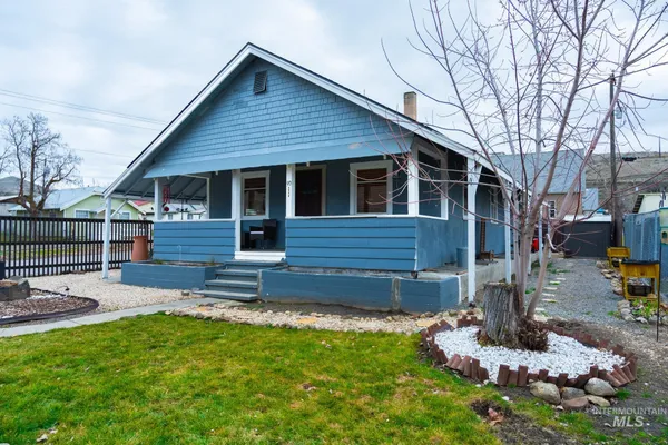 $239,999 | 90 East Jefferson, Huntington, OR 97907