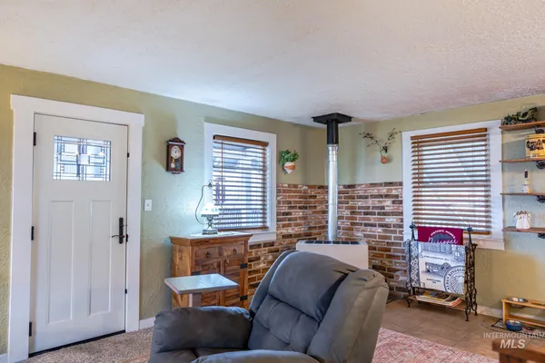 $239,999 | 90 East Jefferson, Huntington, OR 97907