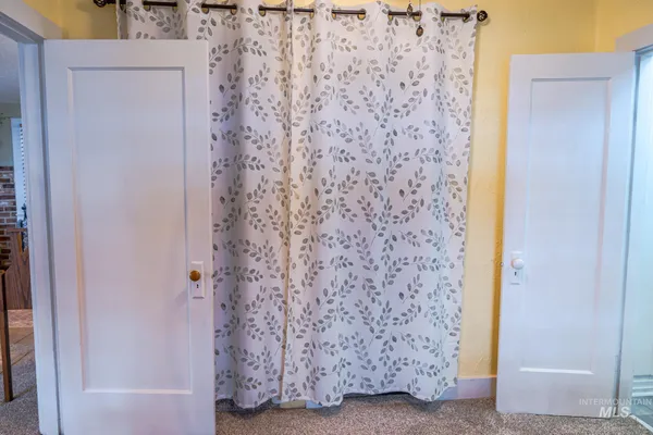 $239,999 | 90 East Jefferson, Huntington, OR 97907