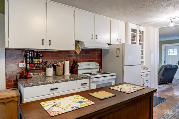 $239,999 | 90 East Jefferson, Huntington, OR 97907