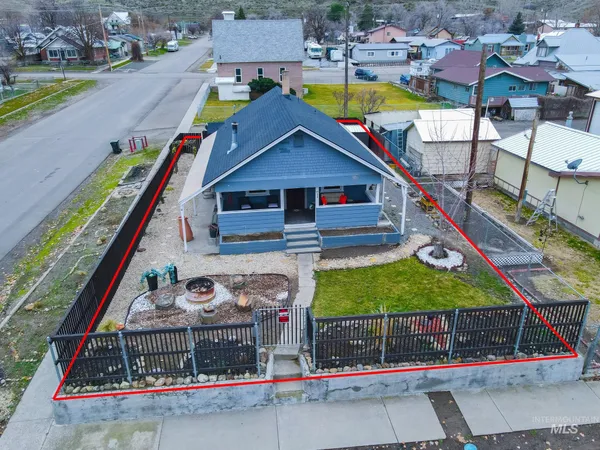 $239,999 | 90 East Jefferson, Huntington, OR 97907