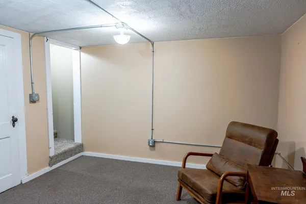 $239,999 | 90 East Jefferson, Huntington, OR 97907