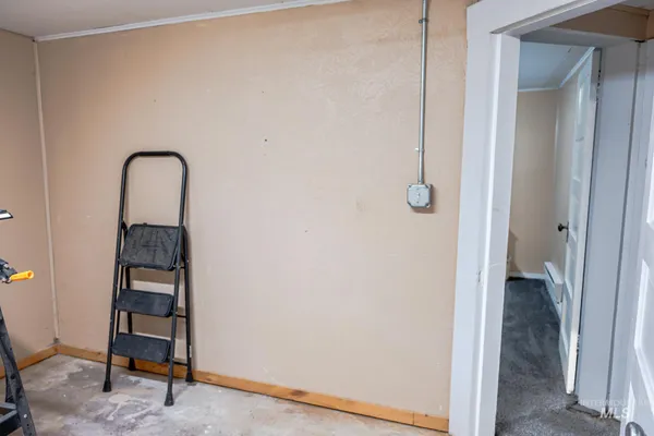 $239,999 | 90 East Jefferson, Huntington, OR 97907