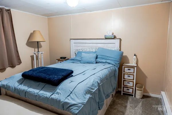 $239,999 | 90 East Jefferson, Huntington, OR 97907