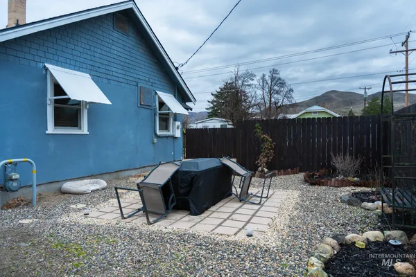 $239,999 | 90 East Jefferson, Huntington, OR 97907