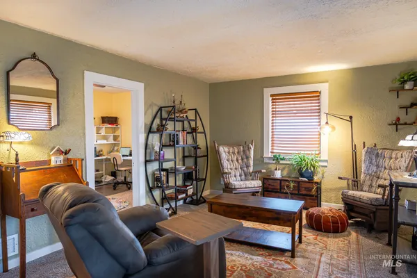 $239,999 | 90 East Jefferson, Huntington, OR 97907