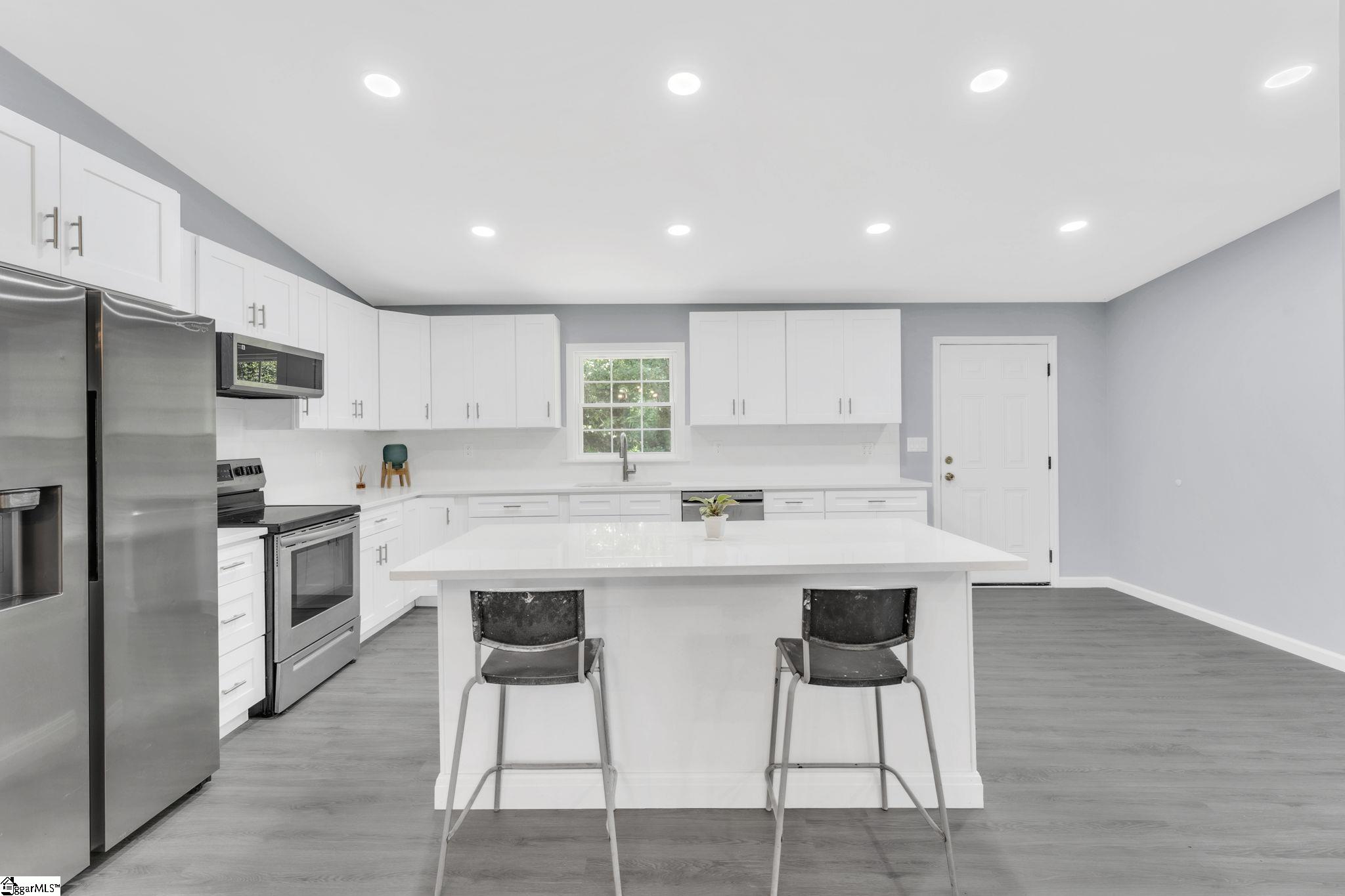 646 Millrock Church Road Gray Court, SC 29645 - Photo 11 of 23