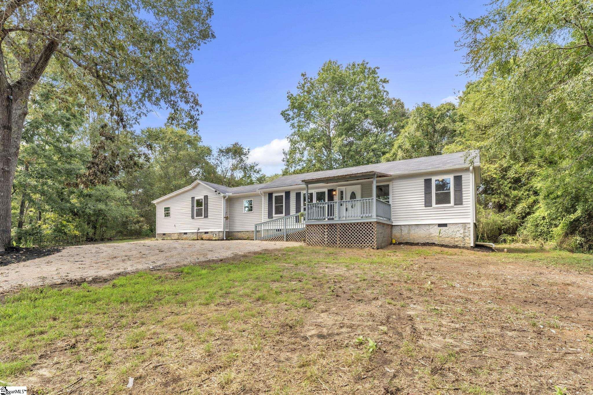 646 Millrock Church Road Gray Court, SC 29645 - Photo 2 of 23