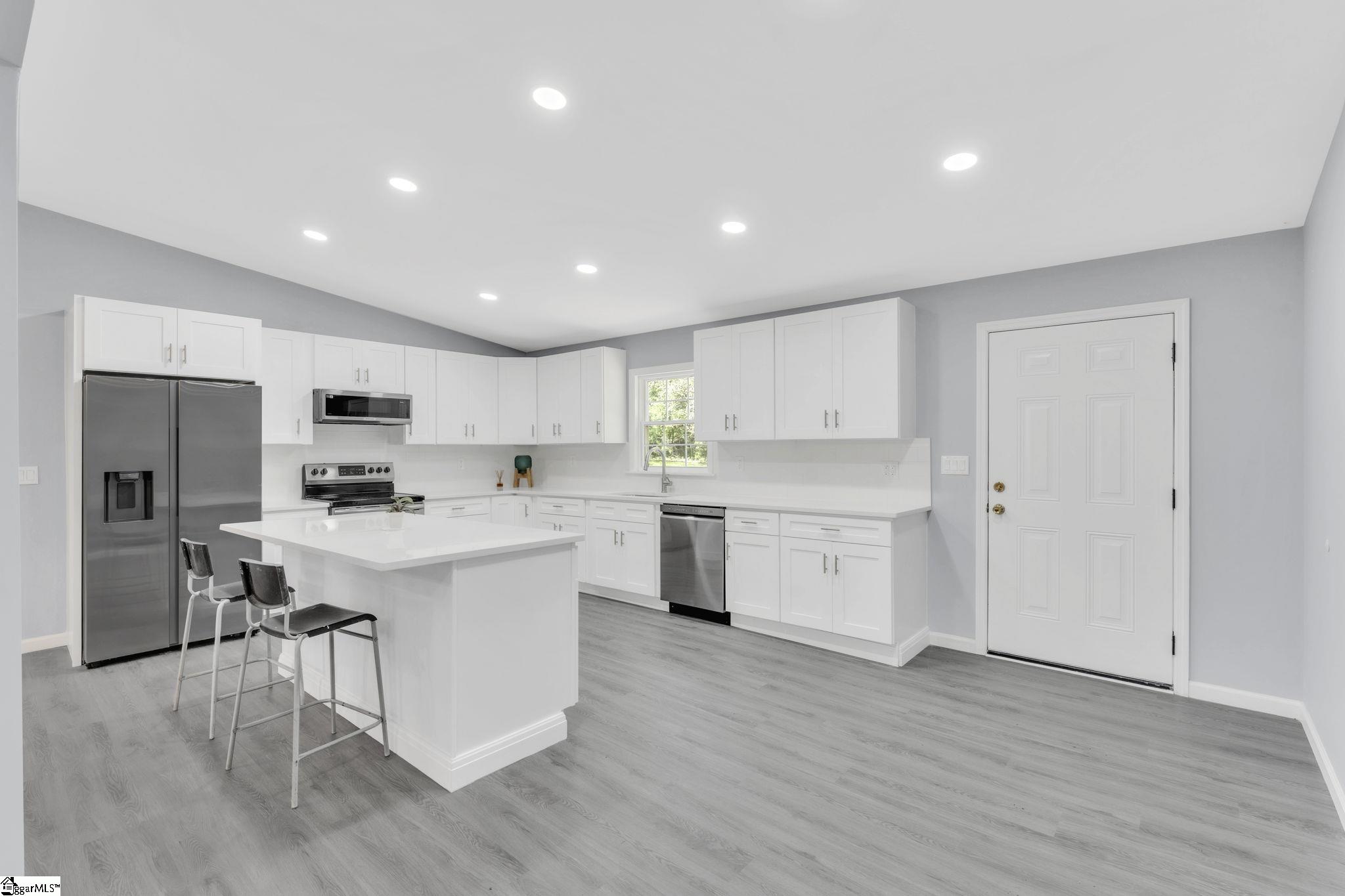 646 Millrock Church Road Gray Court, SC 29645 - Photo 9 of 23