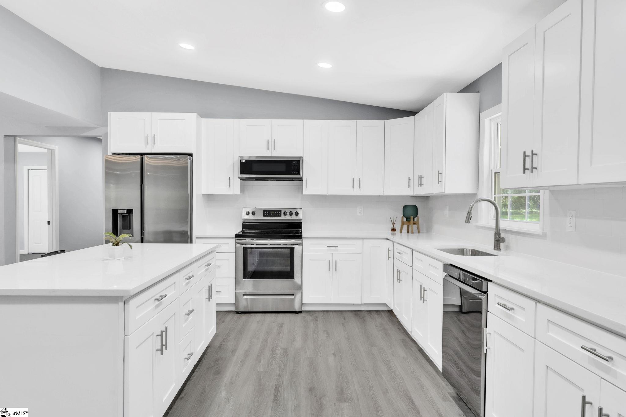 646 Millrock Church Road Gray Court, SC 29645 - Photo 10 of 23