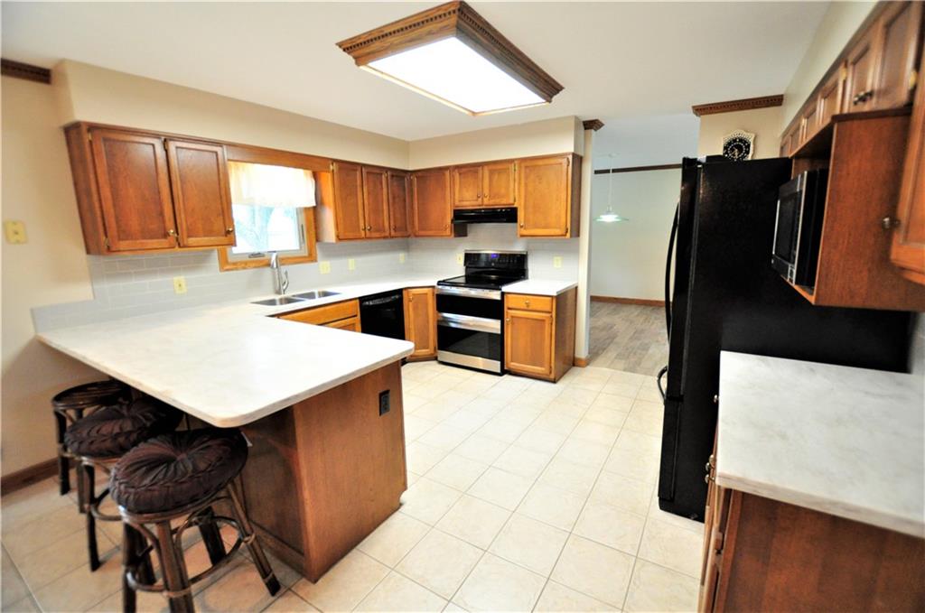 2251 Reston Lane Columbus, IN 47203 - Photo 14 of 51