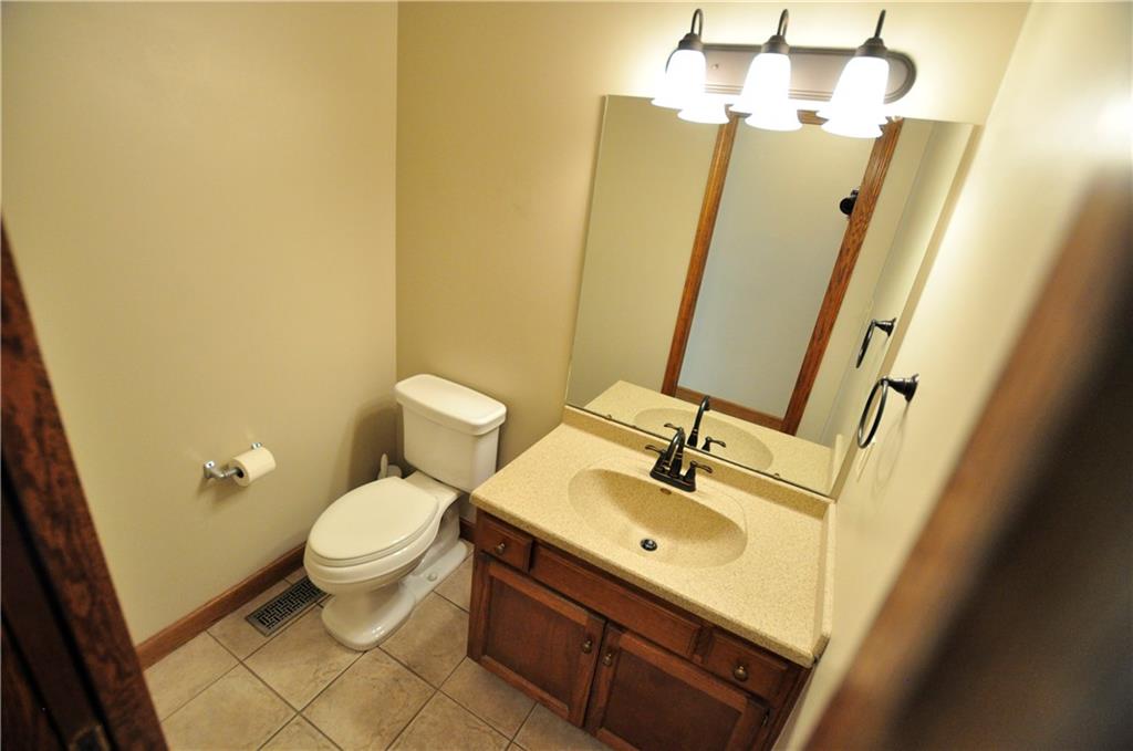 2251 Reston Lane Columbus, IN 47203 - Photo 18 of 51