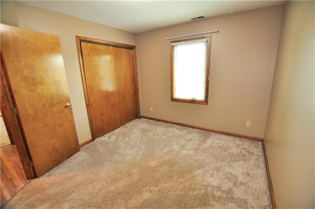 2251 Reston Lane Columbus, IN 47203 - Photo 30 of 51