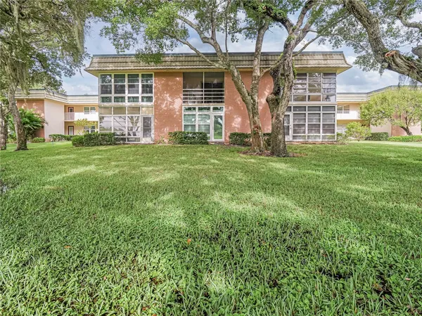 $1,600 | 6 Vista Gdns Trail, Unit 201, Vero Beach, FL 32962