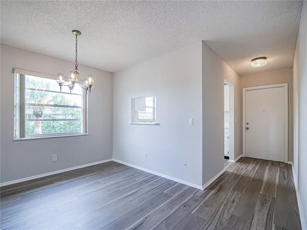 $1,600 | 6 Vista Gdns Trail, Unit 201, Vero Beach, FL 32962