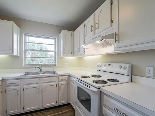 $1,600 | 6 Vista Gdns Trail, Unit 201, Vero Beach, FL 32962