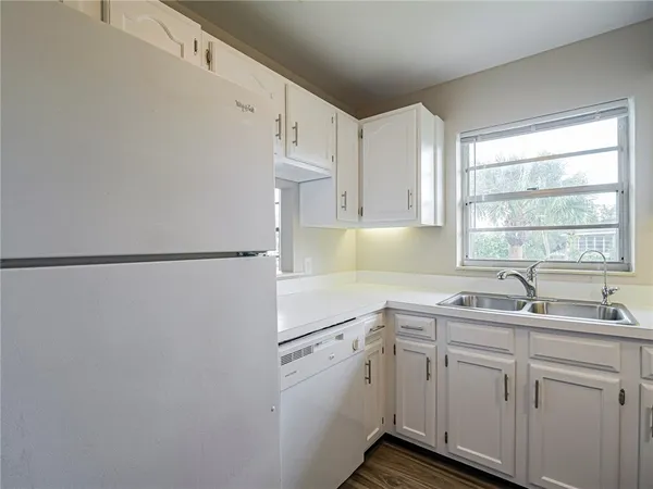 $1,600 | 6 Vista Gdns Trail, Unit 201, Vero Beach, FL 32962