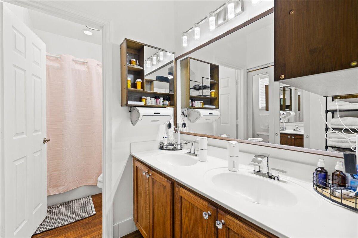 3175 Laurel Ridge Circle Riviera Beach, FL 33404 - Photo 17 of 36 18-424A9460