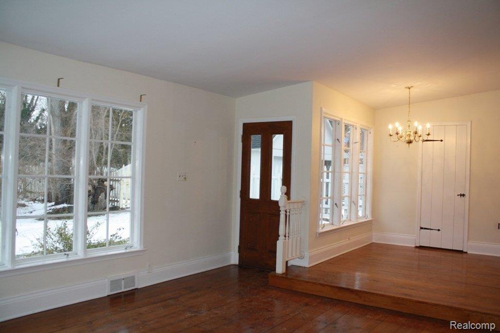 32635 Franklin Road Franklin, MI 48025 - Photo 5 of 9 _franklin rd din rm.JPG