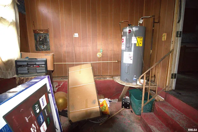 $15,500 | 106 South 1st Street, Elkville, IL 62932