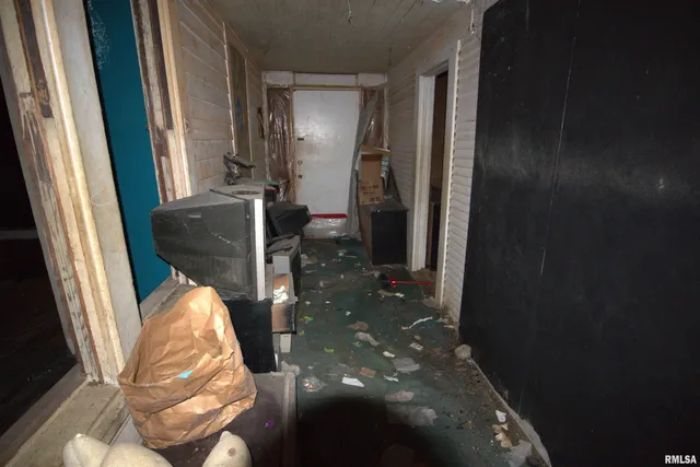 $15,500 | 106 South 1st Street, Elkville, IL 62932