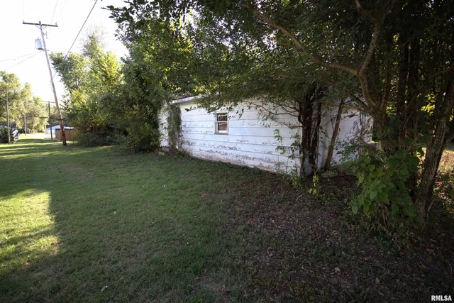 $15,500 | 106 South 1st Street, Elkville, IL 62932