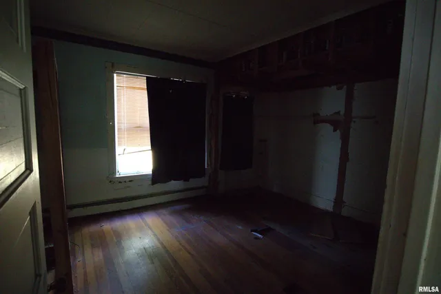 $15,500 | 106 South 1st Street, Elkville, IL 62932